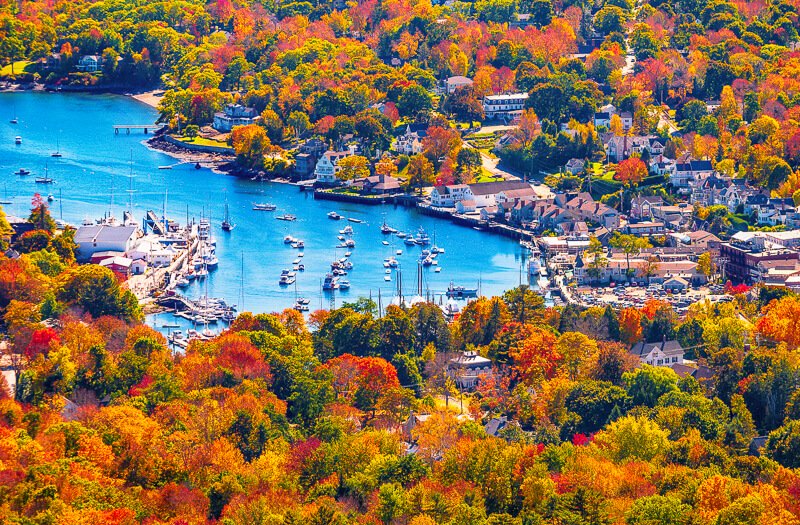 Fall foliage along the New Hampshire Coast Fall foliage along the New Hampshire Coast